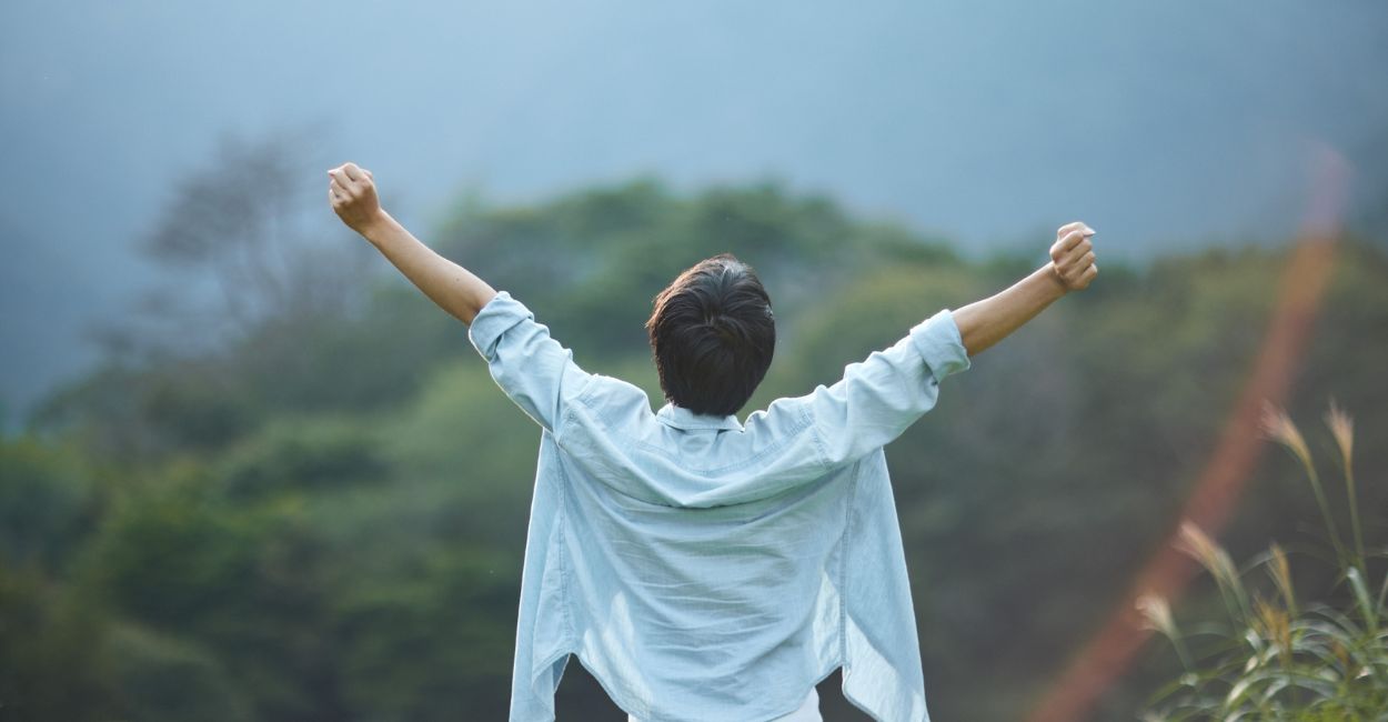 Learn how to let go of emotional baggage—guilt, fear, perfectionism, and resentment—to feel lighter, happier, and more free. Discover research-backed tips for personal growth, emotional healing, and living at your own pace.