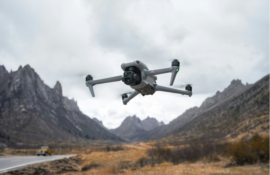 Dronetweakers - LEKH Remote ID Mandates Fail to Stop Unidentified Drones: European Safety Legislation Trails Military and Commercial Innovation.